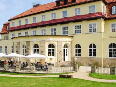 Festlich geschmücktes Kurhotel Fürstenhof in Blankenburg zur Silvesterzeit