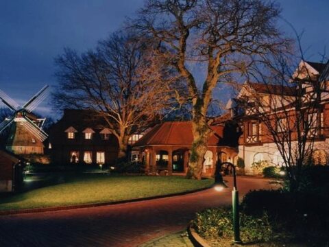 Hotel Aselager Mühle bei Nacht - idyllische Silvesterkulisse